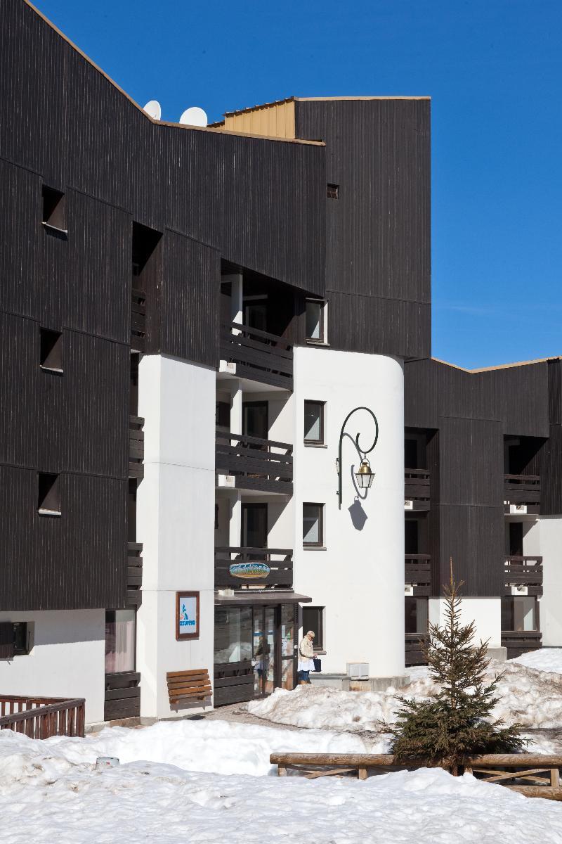 Azureva Les Menuires Aparthotel Saint-Martin-de-Belleville Exterior foto